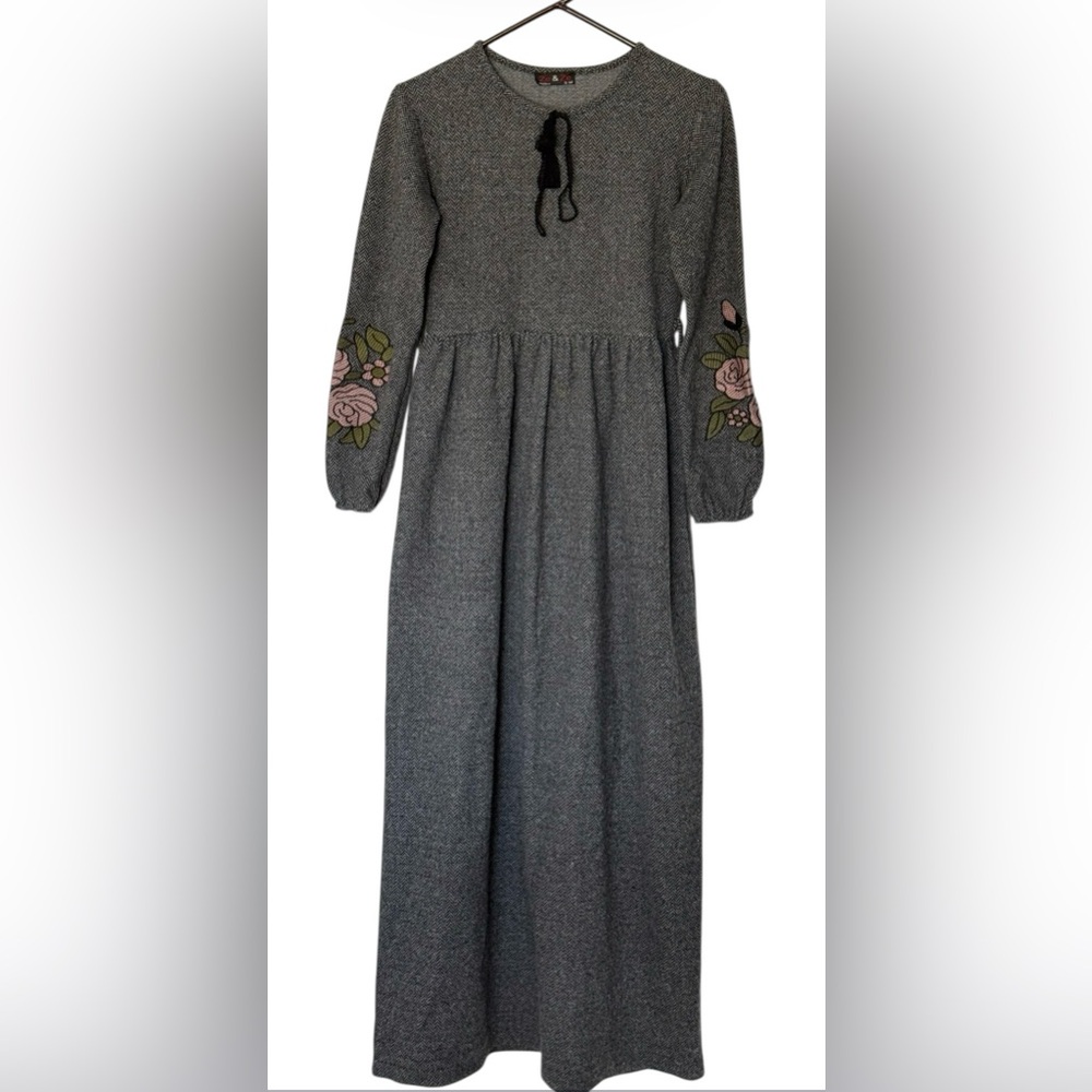 ZE& ZE Elegant Gray Herringbone Maxi Dress with Floral Accents SzS/M